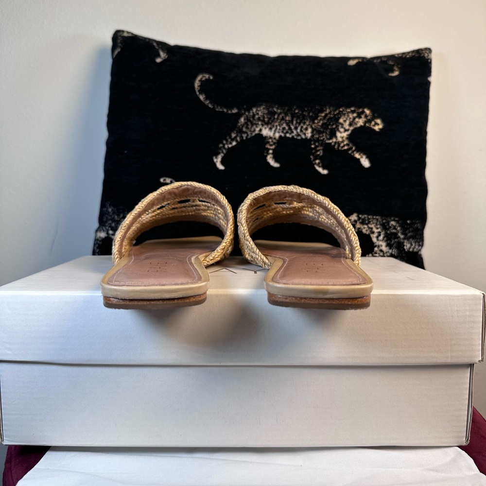 Like new RAYE Tiki Sandal in Natural flat open toe slide - Picture 5 of 8